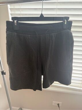 lululemon athletica Men's Black Textured Drawstring Athletic Shorts